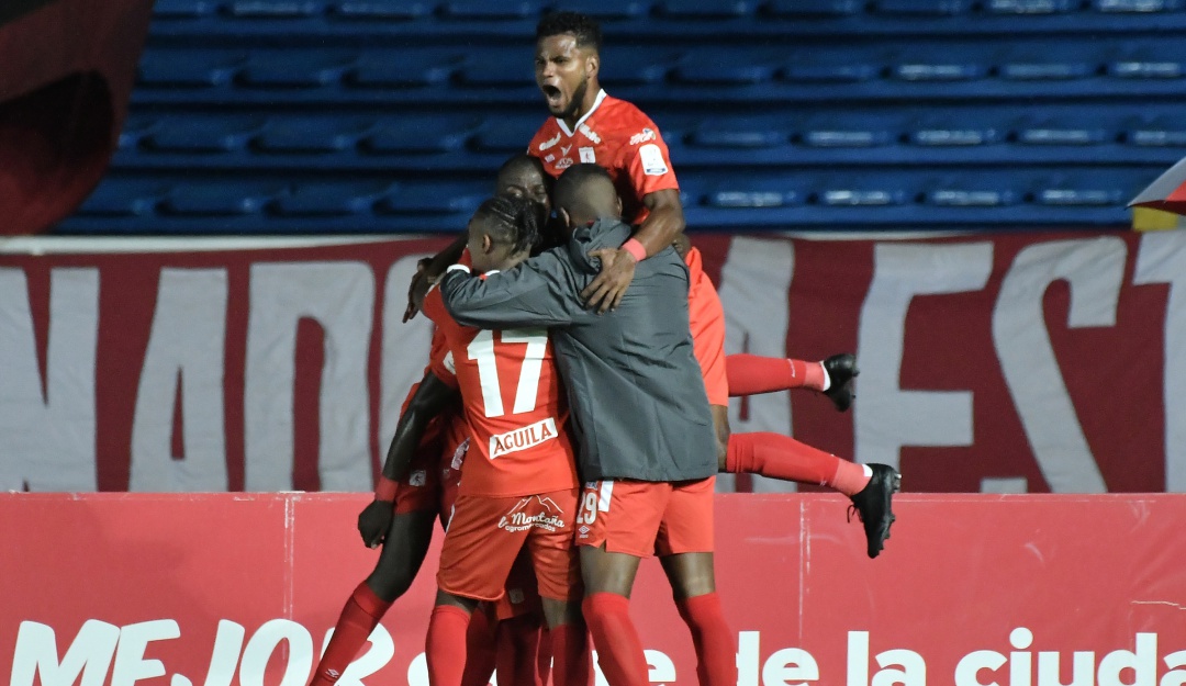 Debate: ¿Estuvo bajo el nivel del fútbol colombiano este año?