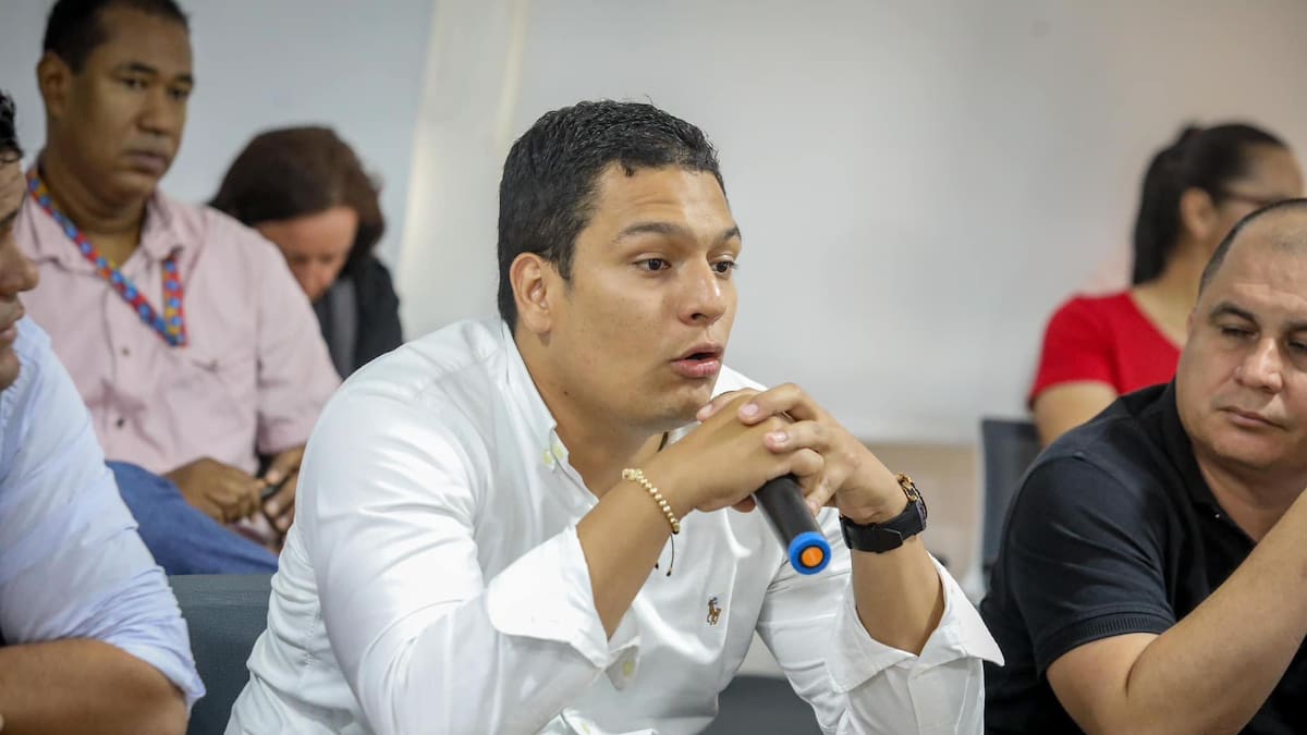 No es posible que el presidente, desde un avión, diga que no está pasando nada: alcalde de Calamar, Guaviare