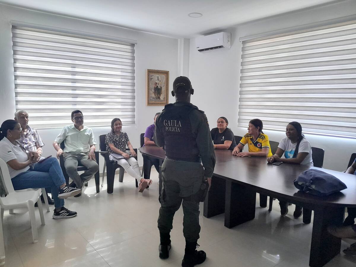 Gaula Cartagena realiza conferencia de prevención del secuestro y extorsión