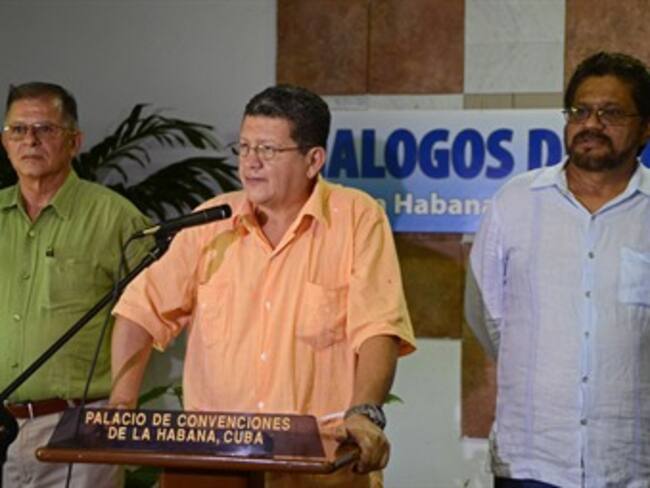 Santos revela que en diálogos de paz se busca que las Farc sean un partido político