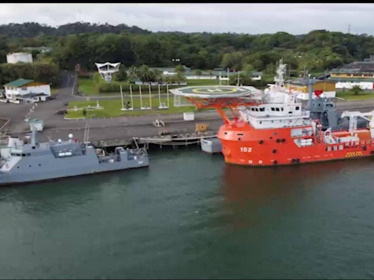 Dos buques de la Armada de Colombia viajarán con alimentos y materiales hasta Tumaco