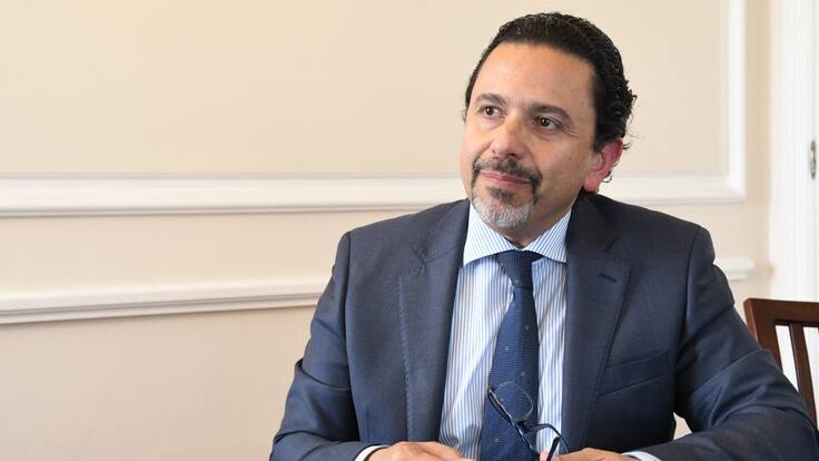 O no le avisaron a Santos o tiene un espejo retrovisor borroso: Ceballos