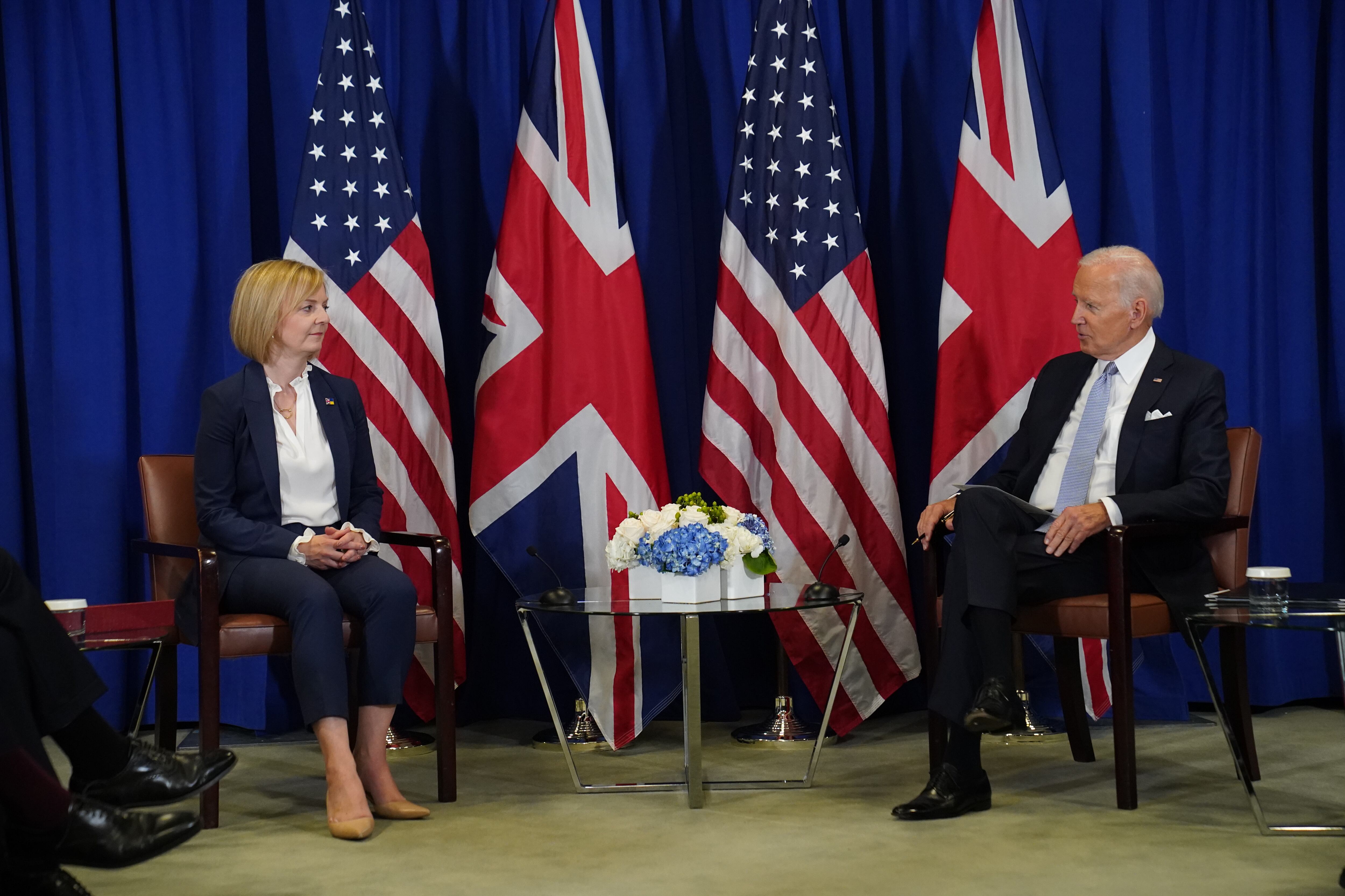 Presiente Biden reacciona a la renuncia de la primera ministra de Reino Unido, Liz Truss