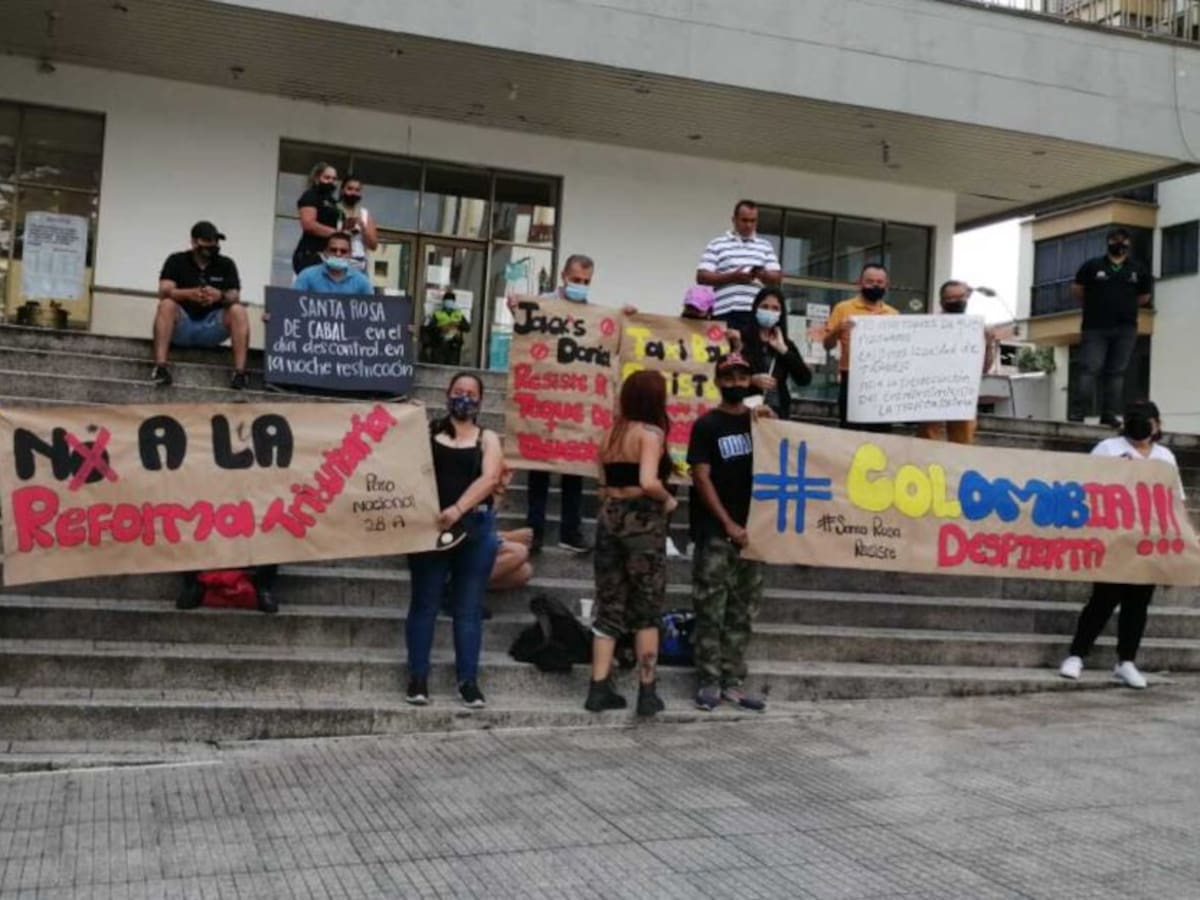 Protesta del gremio nocturno en Risaralda rechazando el toque de queda