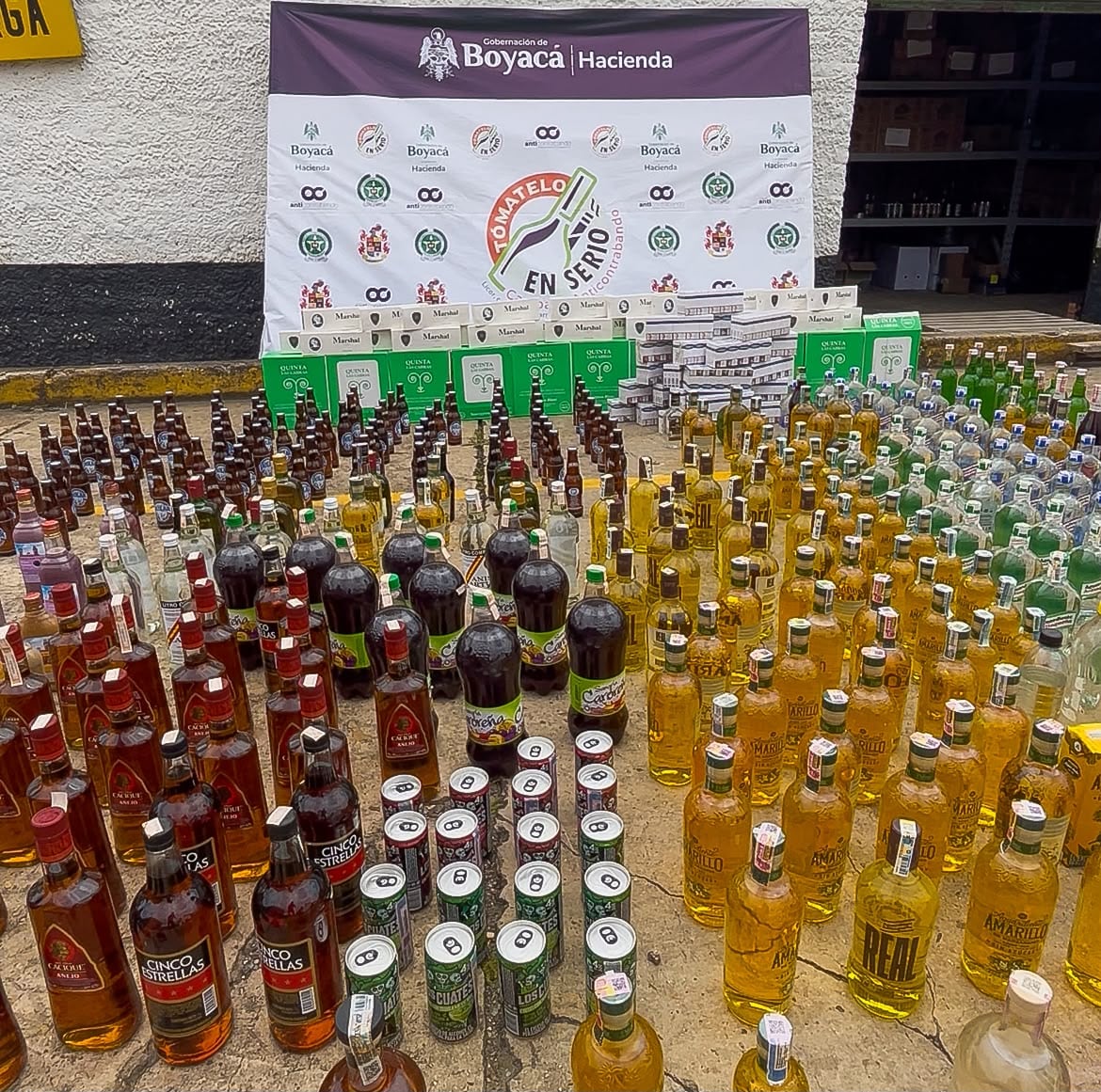 La Gobernación intensificó las visitas y operativos para combatir la venta ilegal de licores y proteger la salud de los consumidores.