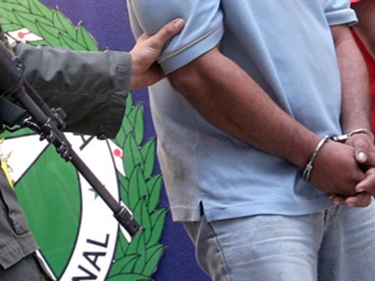 Condenan a 14 años de prisión a siquiatra que abusó de dos niñas a su cargo