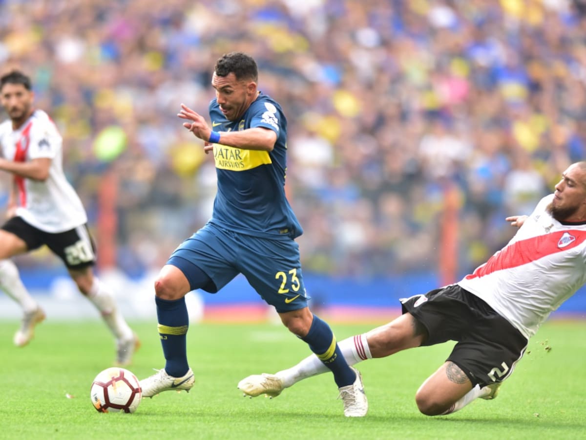 Carlos Tévez: "Nos están obligando a jugar"