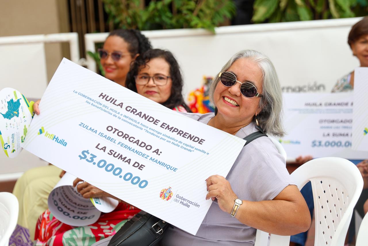 48 tenderos serán respaldados con 3 millones de pesos. Foto Gobernación Huila.