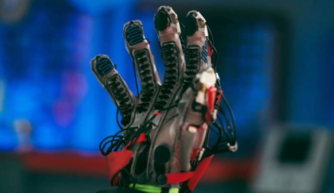 Guante de realidad virtual presentado por Meta