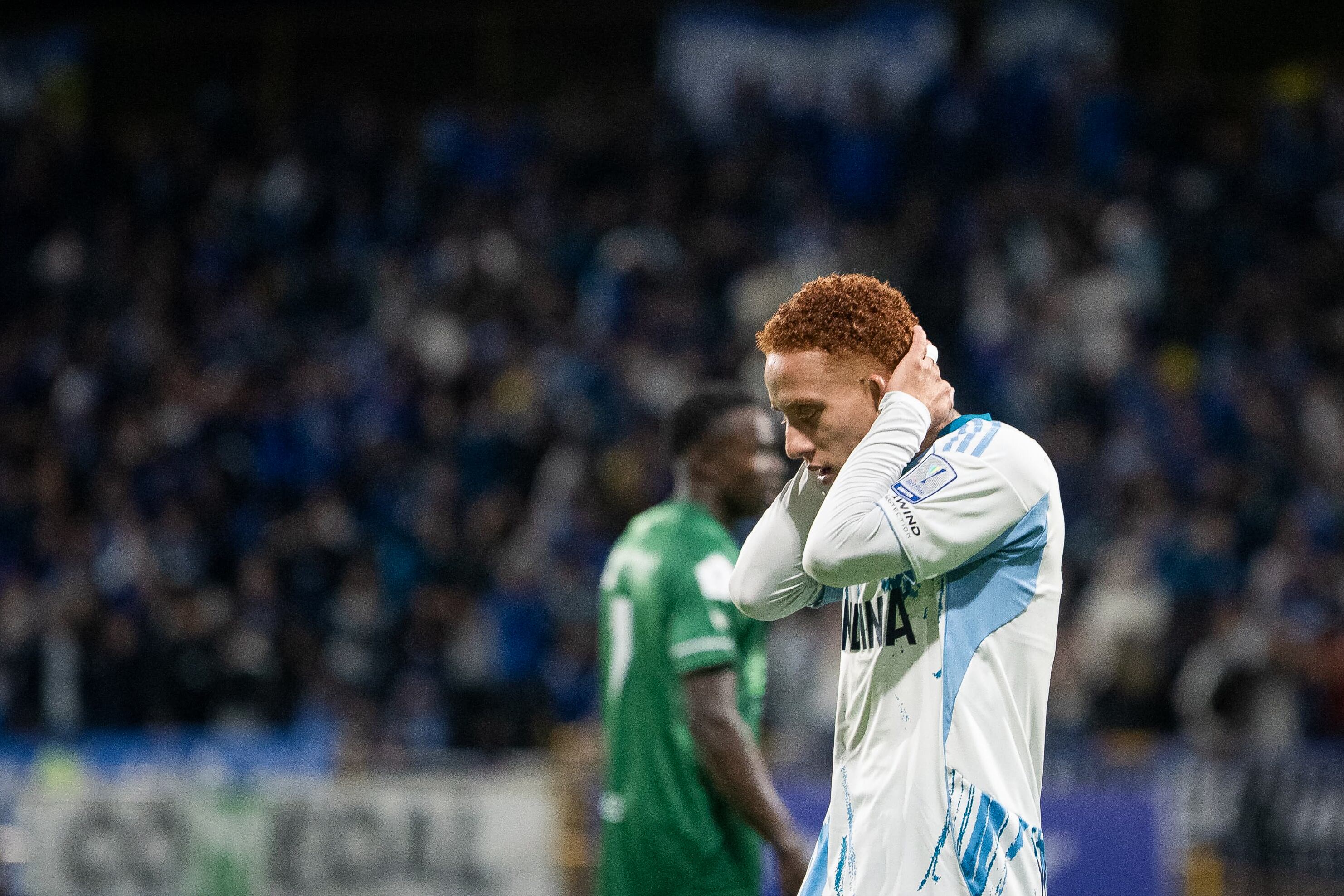 Juan José Ramírez se lamenta tras la derrota de Millonarios frente a La Equidad. (Cortesía Colprensa - Santiago Arias).