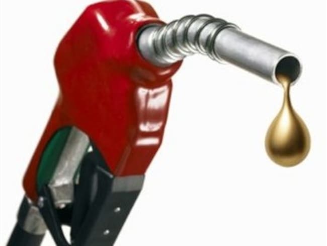 En enero de 2010 la gasolina se mantiene estable y el ACPM sube 100 pesos