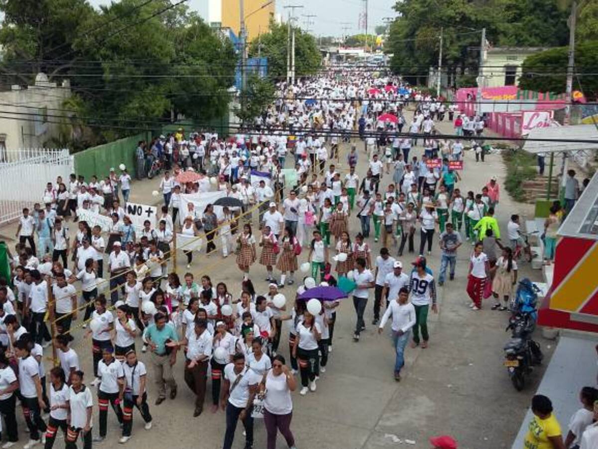 Se realizó marcha contra la violencia en Magangué