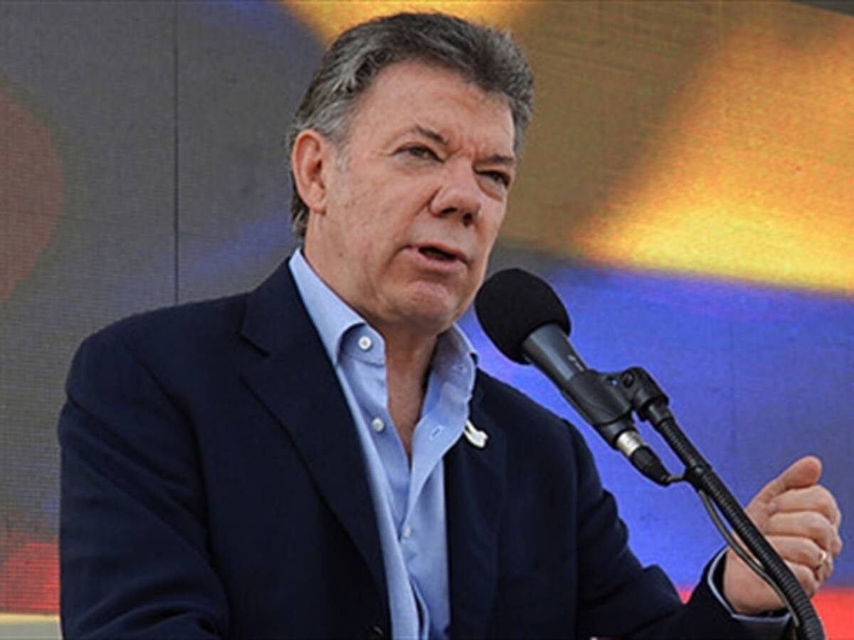 Presidente pide descubrir autores de amenazas a profesores y defensores
