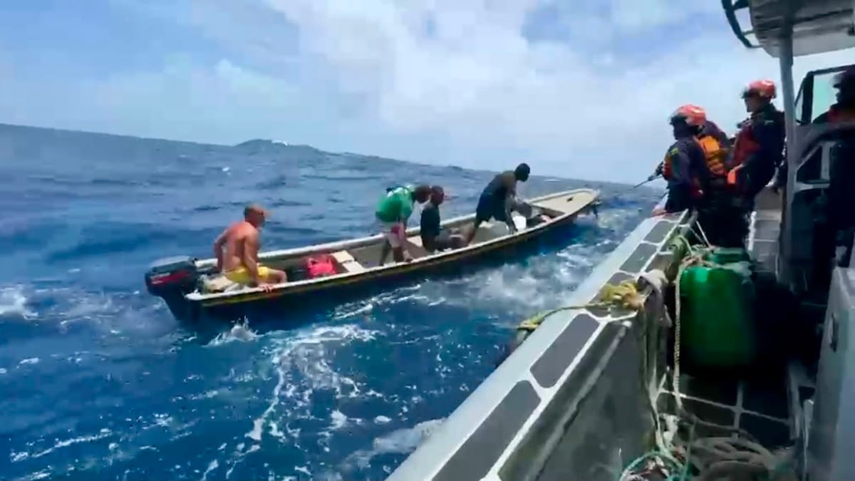 Armada rescató a 11 tripulantes tras incendio en una embarcación en San Andrés y Providencia