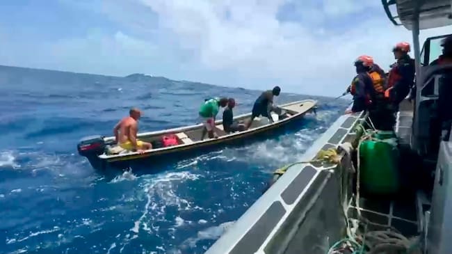 Armada rescató a 11 tripulantes tras incendio en una embarcación en San Andrés y Providencia