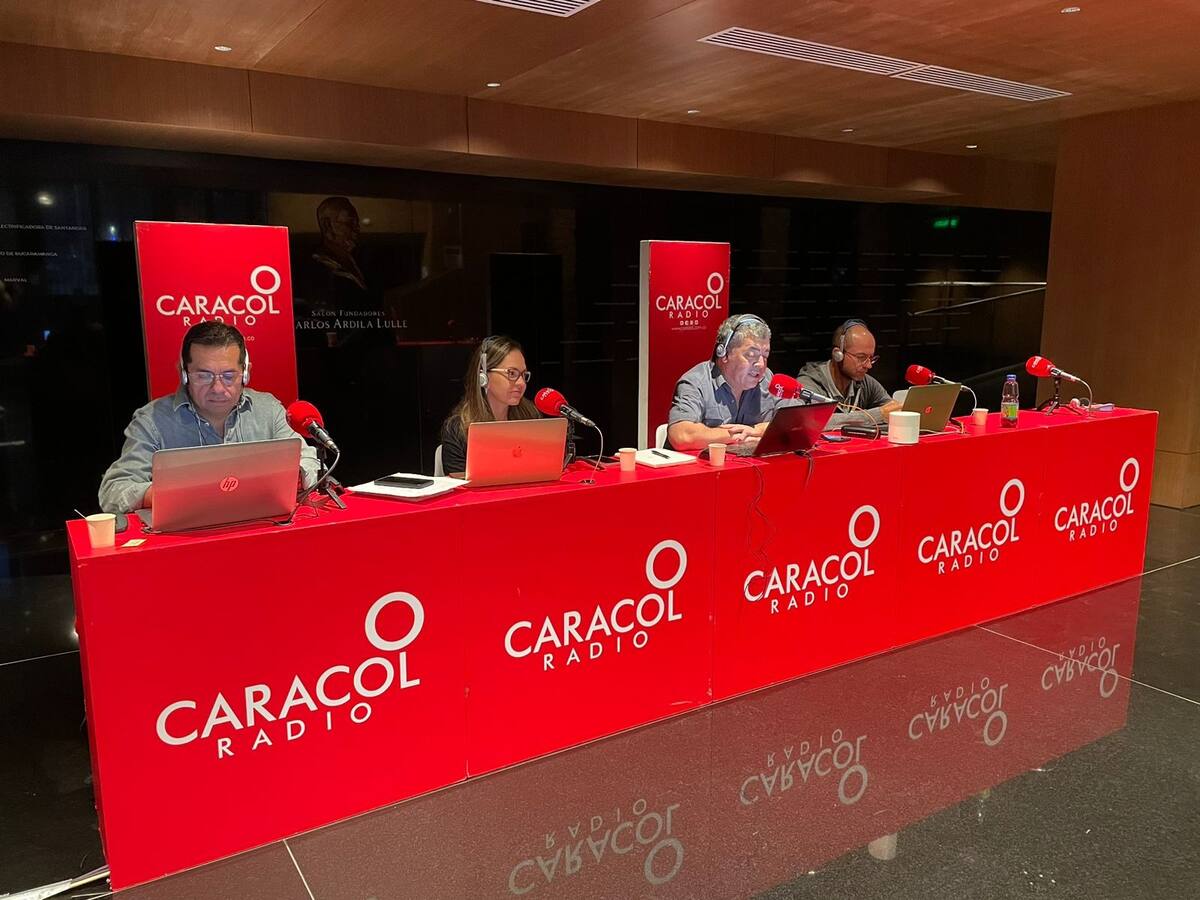 Hoy 6AM de Caracol Radio desde el Teatro Santander