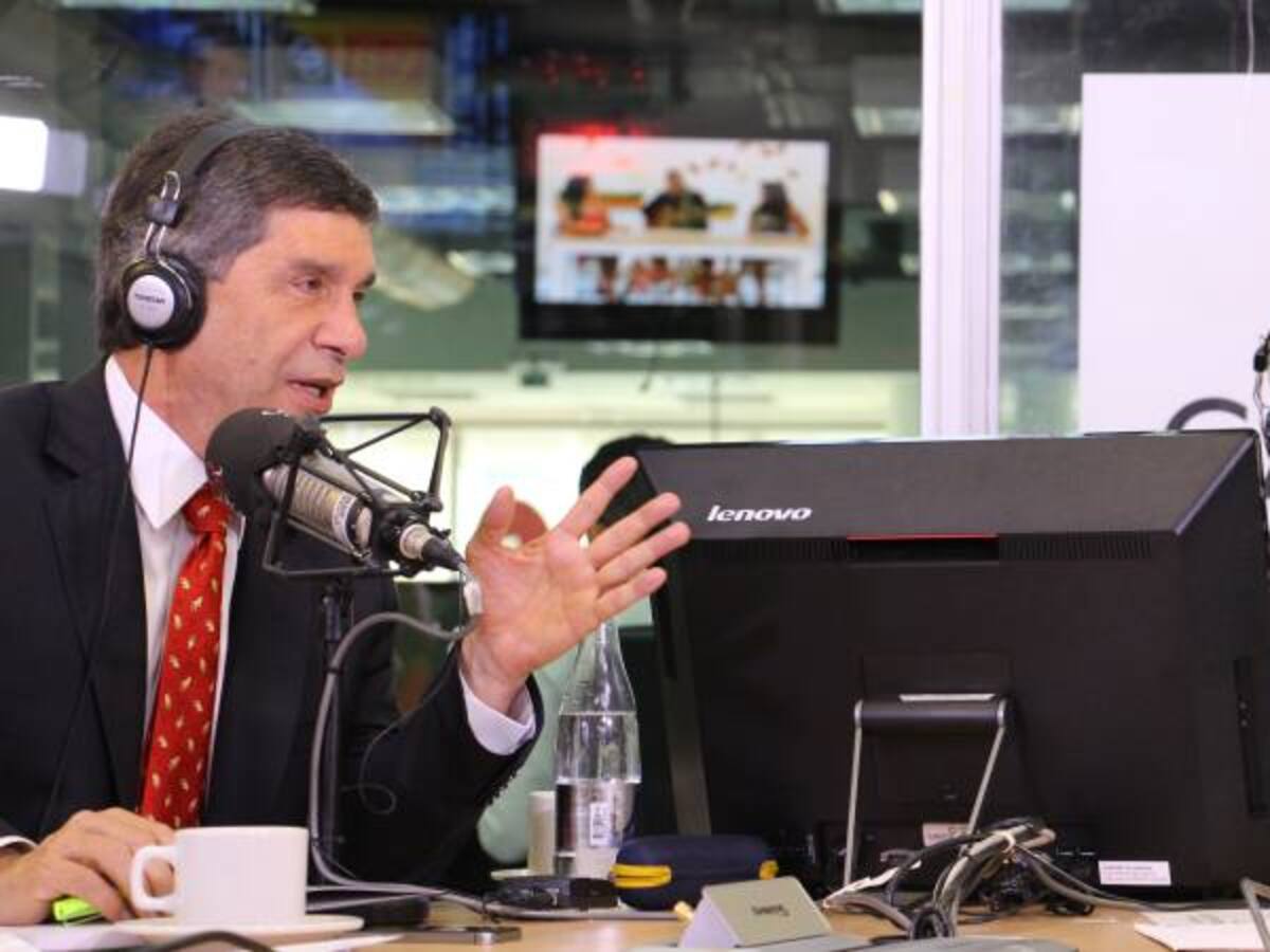 Es "pura paja" que vaya a eliminar los subsidios, asegura Rafael Pardo