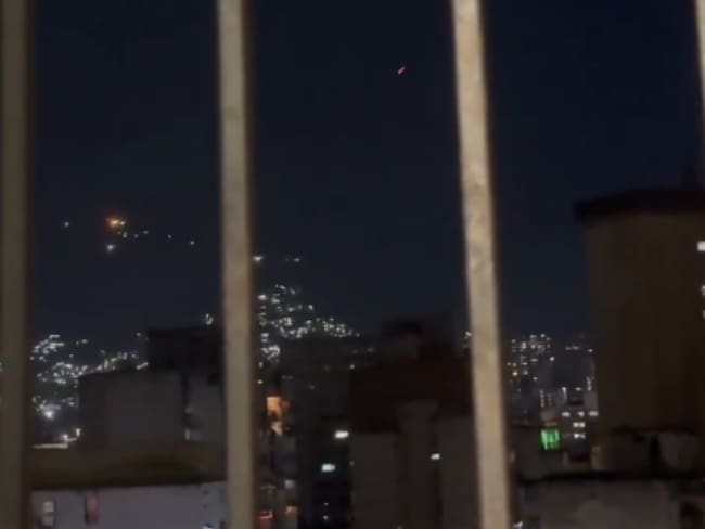 ALERTA: Reportan disparos y detonaciones cerca al Palacio de Miraflores en Caracas, Venezuela