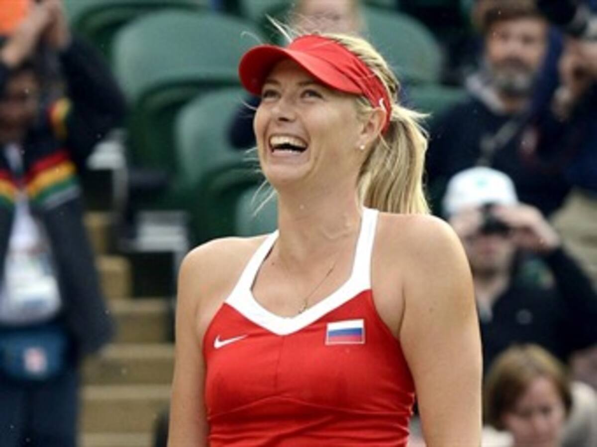 Sharapova venció a Kirilenko y luchará por el oro