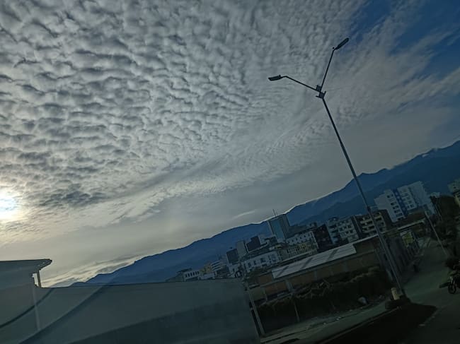 Los hermosos amaneceres en Armenia con la cordillera central al descubierto, los andes del Quindío. Foto: Adrián Trejos