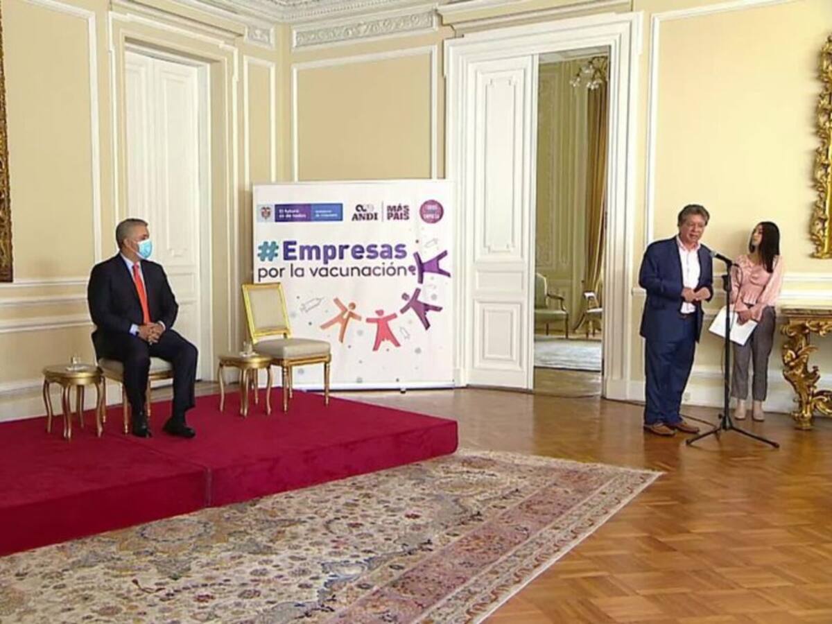 Presidente Duque entregó primeras dosis para vacunación de privados