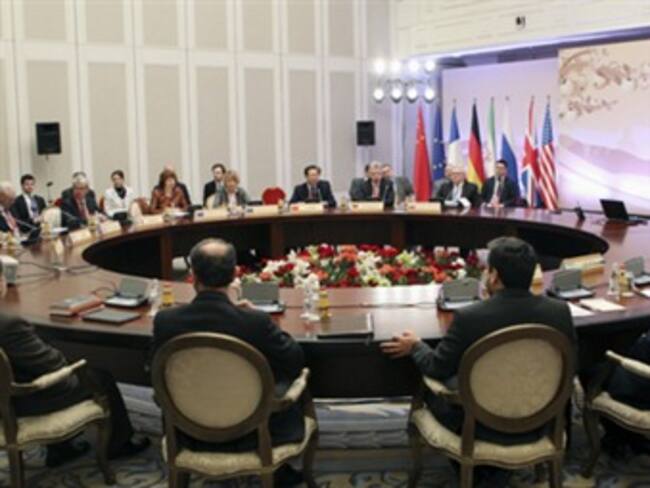 Irán y grupo 5+1 continuarán discusiones sobre programa nuclear en octubre