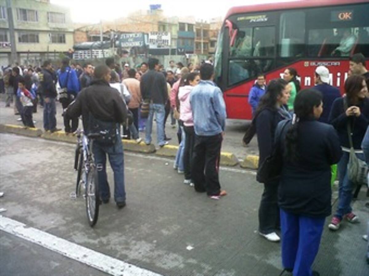 Bloquean Transmilenio en el sector de Patio Bonito