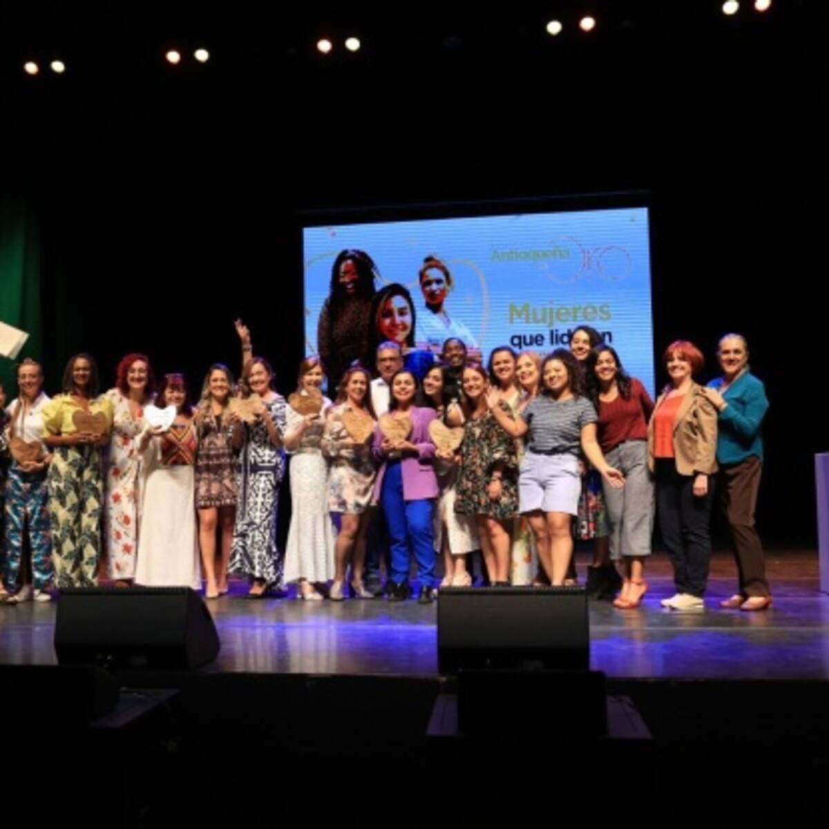 Abrieron convocatoria para la Mujer Antioqueña de Oro