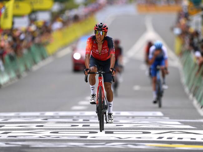 Egan Bernal cruzando la meta en la quinta etapa del Tour. (Photo by David Ramos/Getty Images)