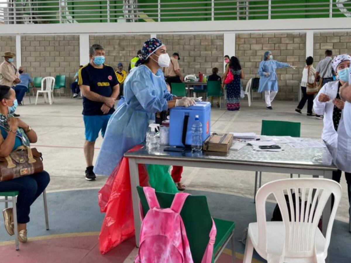 Girón habilitó nuevamente coliseo para la vacunación