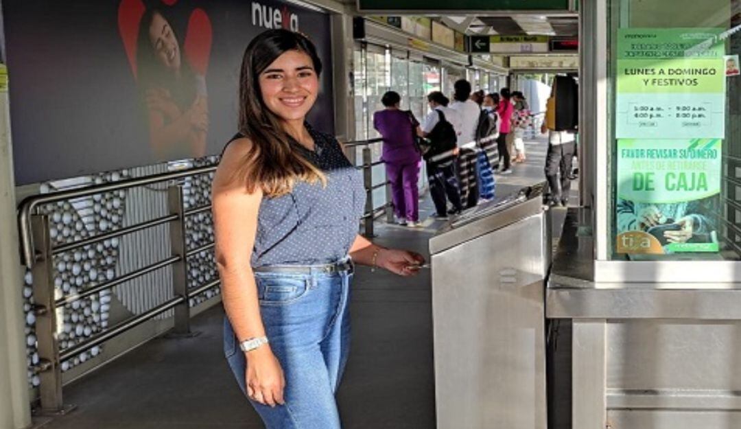 Metrolínea estrena máquina de autorecarga