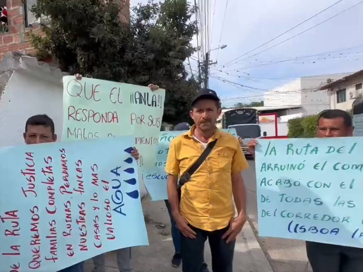 Protesta por falta de pago de predios cedidos a la ANI
