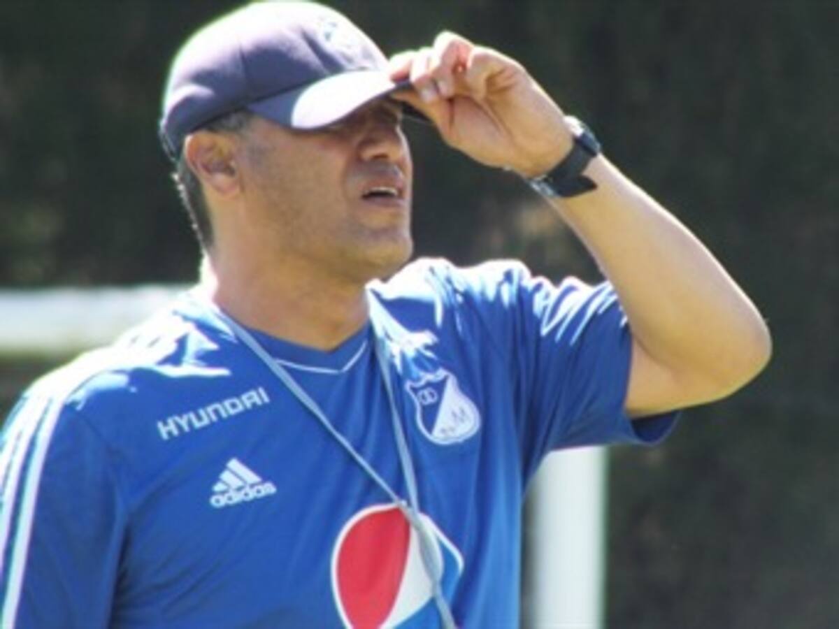 Hinchas de Millonarios agradecen al técnico Hernán Torres