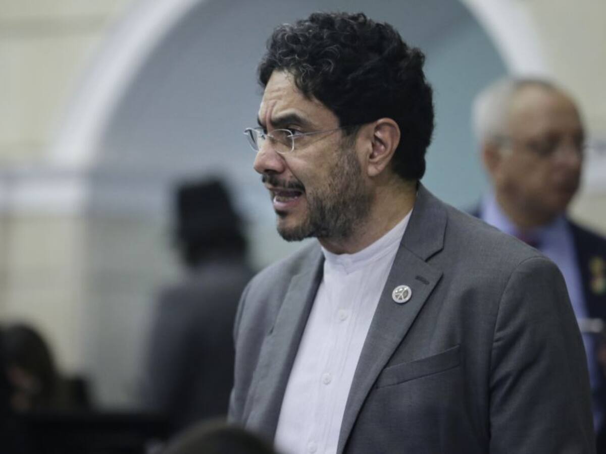 “ELN ha crecido y no se ha podido avanzar en la paz": Iván Cepeda