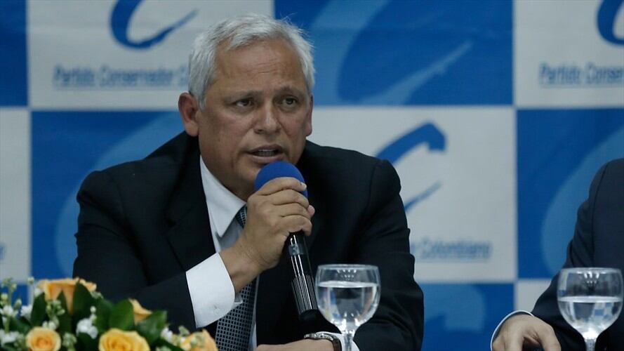 Hernán Andrade anunció que no fue posible alcanzar una decisión de unidad a las elecciones presidenciales. Foto: Colprensa