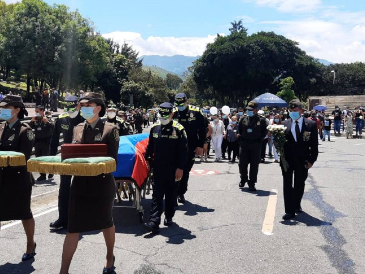 En Antioquia despidieron a los dos policías asesinados en frontino