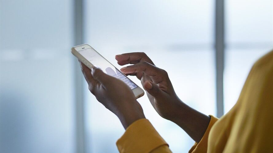 Imagen referencia del uso de una plataforma digital. Foto: Getty Images