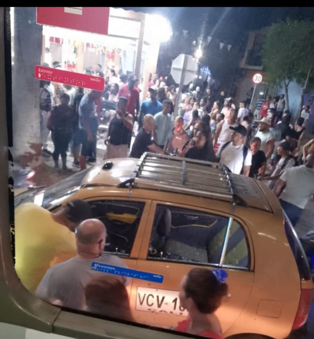 Atentado con artefacto explosivo en el sector de La Casona, oriente de Cali, deja un taxista herido