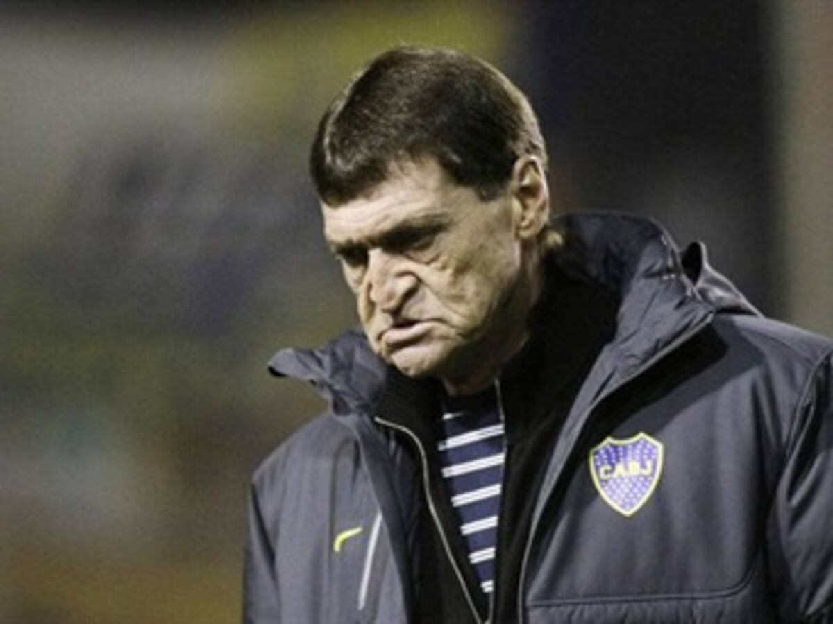 Presidente de Boca: 'Falcioni continuará como técnico al menos hasta fin de año'