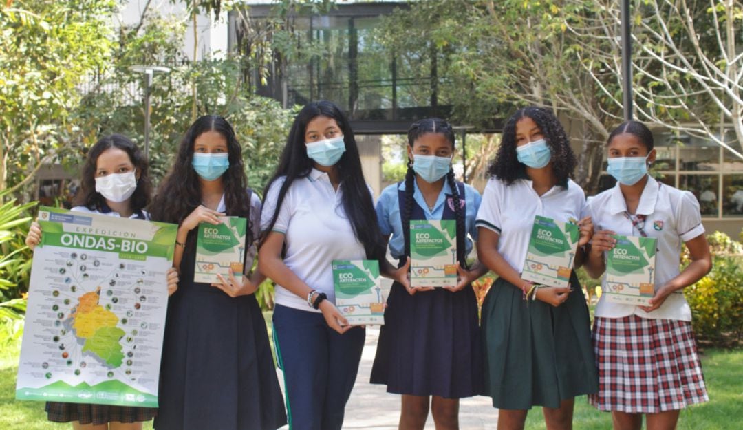 El libro recoge los proyectos de investigación Niñas de la Ciencia de diferentes colegios de Cartagena