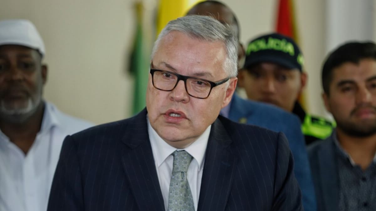 Ministro de Justicia, Néstor Osuna: “Son inaceptables las acusaciones de la alcaldesa”