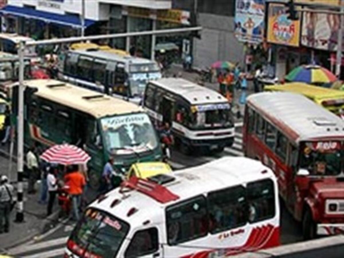 Sigue el paro de transportadores en Cali