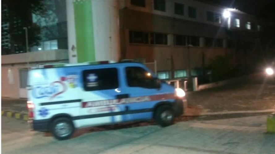 Trasladan a "La Gata" desde el hospital Cari a su domicilio. Foto: Cortesía