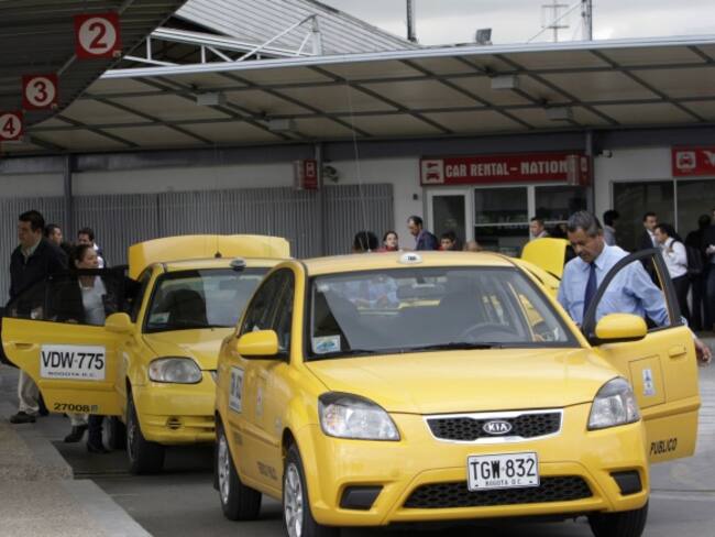 Taxistas se aliaron para mejorar el servicio por medio de nueva aplicación tecnológica
