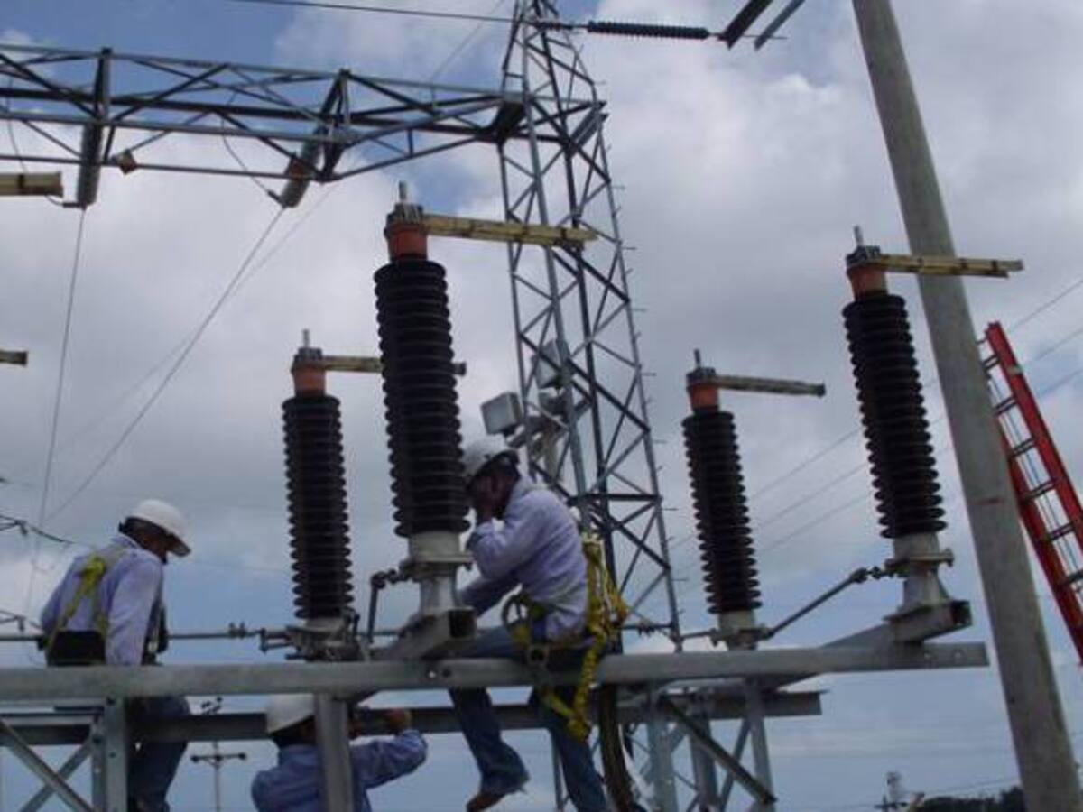 Por atentados del ELN, la costa solo opera con una línea de interconexión