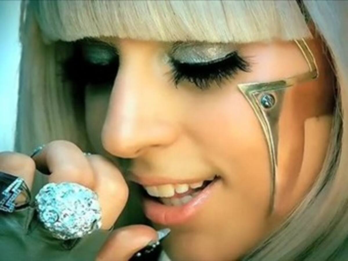 Lady Gaga estrenará canciones de 'Born this Way' en su Granja de Facebook