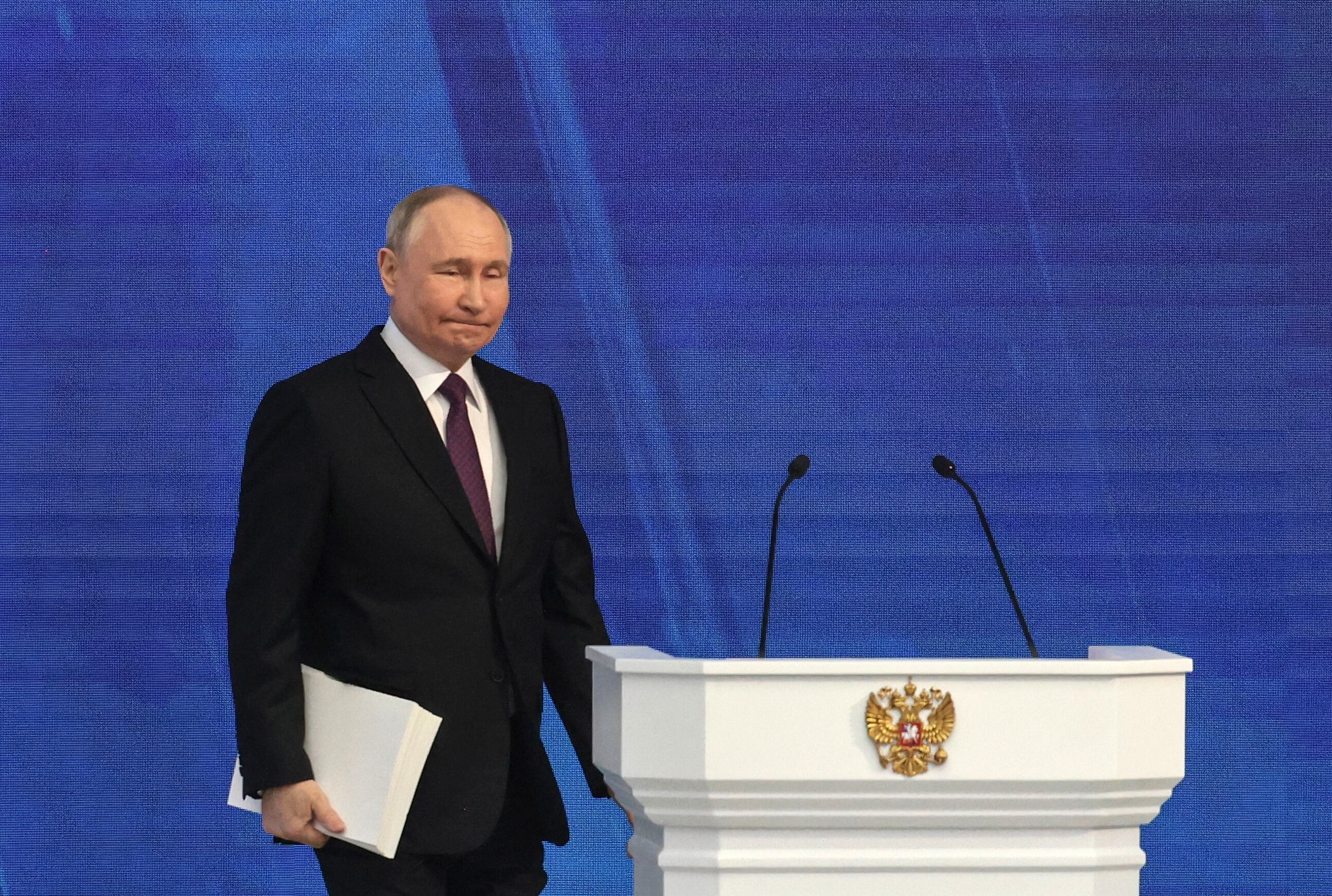 El presidente ruso, Vladimir Putin, previo a entregar su discurso a la nación anual.

(Foto: EFE/EPA/SERGEI ILNITSKY )