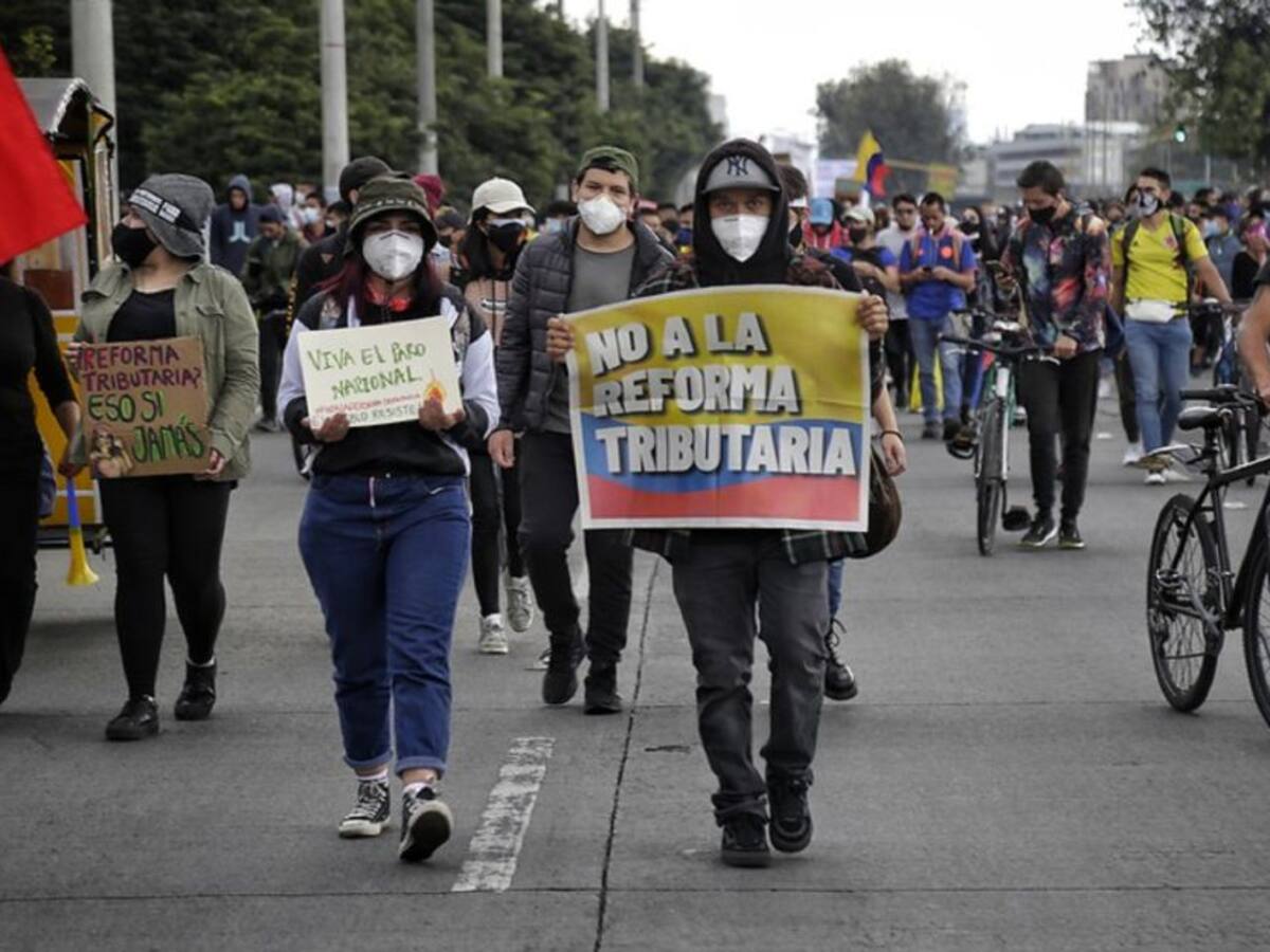 Más de 120 heridos entre civiles y policías durante el paro