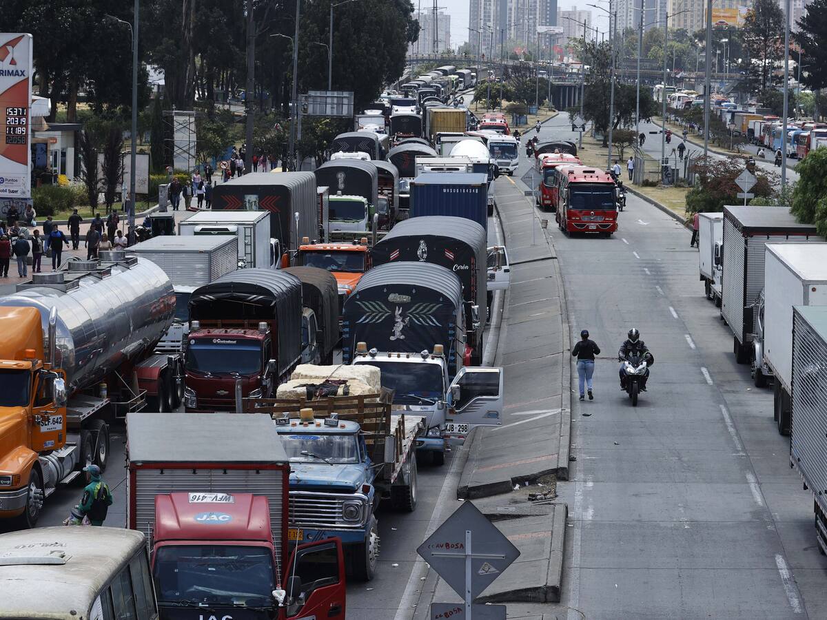 Paro camionero: Tránsito y Transporte da acompañamiento para habilitar paso humanitario