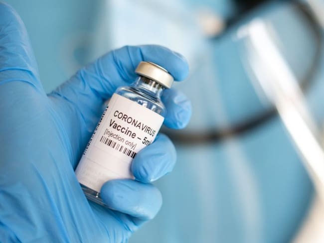 AstraZeneca y Johnson & Johnson venderían sus vacunas a precio de costo